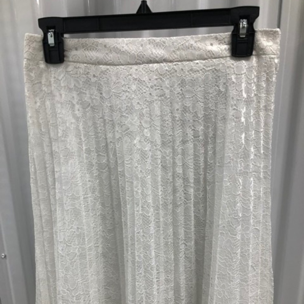 NEW! Pleated Lace Midi Skirt, M